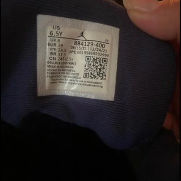 Jordan Boy's 13 Retro Blue Navy - Picture 2 of 3